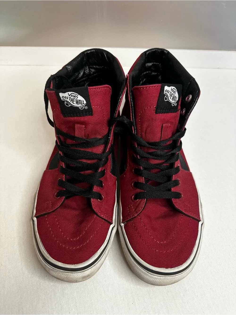 Vans off the wall unisex High-Top Skate Sneakers - Red with bulk trim and laces
